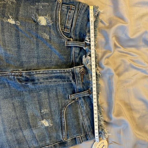 NWOT! Distressed Denim Risen stretchy Jean Shorts! 💜 - Picture 9 of 17